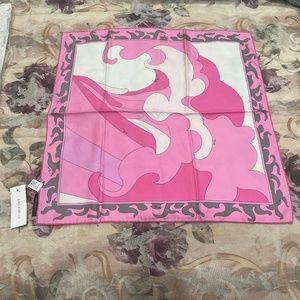 NWT SCARF